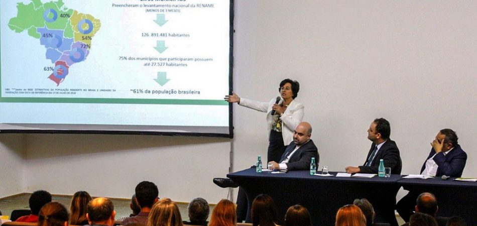 Gestores municipais, pesquisadores e representantes do setor farmacêutico discutem gestão da AF e processos de compra