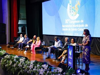 Congresso do COSEMS-SC abre debates sobre enfrentamento da violência contra a mulher no SUS