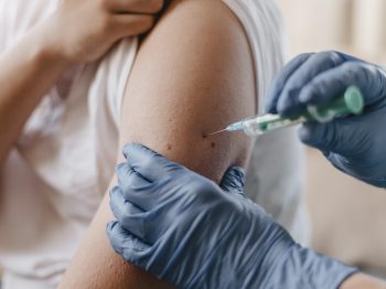 Pausa preventiva na vacinação contra dengue reforça a importância da vigilância, da informação segura e do combate ao mosquito