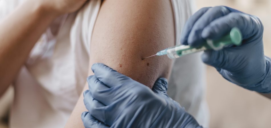 Pausa preventiva na vacinação contra dengue reforça a importância da vigilância, da informação segura e do combate ao mosquito