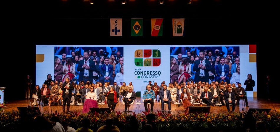 COSEMS/SC ganha destaque nacional no segundo dia do Congresso do CONASEMS