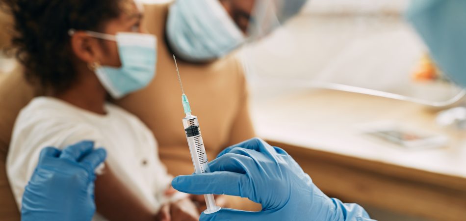 Campanha de multivacinação busca atualizar cadernetas de crianças e adolescentes